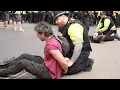 Download Lagu ⚡ BRISTOL CHAOS: Peaceful Bristolians ✌️ Walk Free — Opposition Dragged Away 🚔🔥