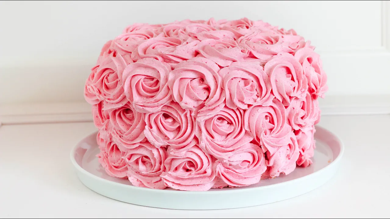 
          
          
          
            
            Rosentorte mit Erdbeeren und Himbeeren - Buttercreme Rosen Torte Rezept
          
        . 