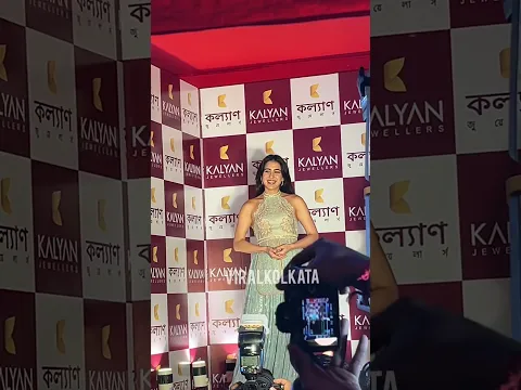 শহরের একটি Jwellery Brand এর ইভেন্টে সারা আলি খান #saraalikhan #bollywood #fblifestyle #love