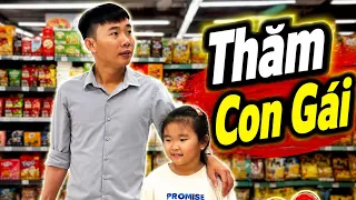 Cùng Con Gái Đi Ăn, Mua Ít Quà Sau Thời Gian Dài Không Gặp