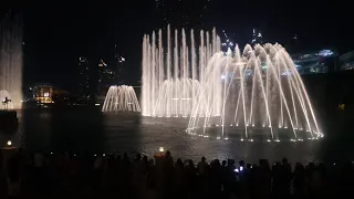 رقصة نافورة دبي على موسيقى انت عمري لام كلثوم دندنها