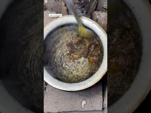 💥Jharkhand ஆதிவாசி மக்களின் வித்தியாசமான பாரம்பரிய உணவு! 😱🔥 | Adivasi Food#streetfood #shorts