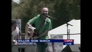 Download Raffi- This Little Light of Mine (Million Mom March Live; 2000) MP3