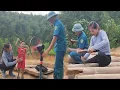 Download Lagu Hoa Ca is trying to gradually complete the first steps of the house under the scorching sun.
