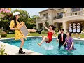 Lagu La femme pauvre discriminée jette la cruelle demi-sœur dans la piscine—vengeance de la reine !