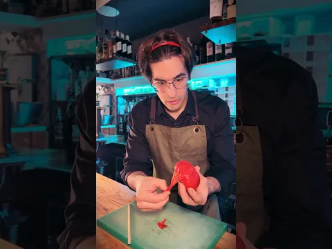 ⚠️ ¿TRUCO PARA PELAR TOMATES? Solo necesitas un palo… #shorts #bartender