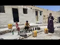 Download Lagu Ishaq and Masoumeh, wall-building artists!\