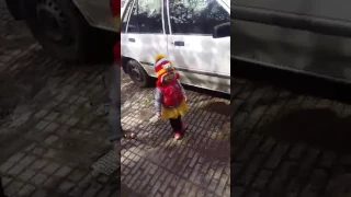 دختر شیرین زبون 