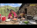 Download Lagu pretty lady loves to have chicken egg || @villagefoodkitchen ||