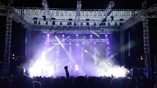 טונה ורד בנד עומדים במקום Human 