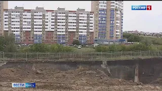 Специалисты на 3-ей Енисейской в Омске проводят мониторинг почвы и выясняют причины «плывущего асфальта»