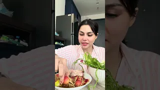 DUT MAKAN DOMTAM DI THAILAND