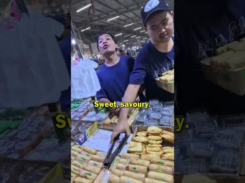 Trying 'Pisang Bolen' in Jakarta, Indonesia 🇮🇩
