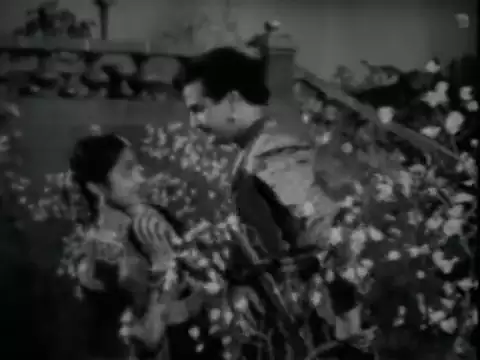 Malarodu Mathuram - YouTube