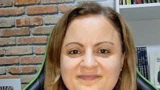 إليك الدليل على أن المرأة تريد علاقة معك و تفكر بك 