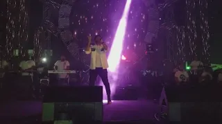 ايه اللي بيعملو تامر ده    بيغني ناسيني ليه لايف أحسن من الألبوم بكتير   دندنها