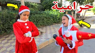 بنت صغيرة تسر ق بابا نويل شوف عملت اية 