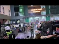 Download Lagu RUSUH⁉️PENGEN FOTO SAMA KDM KEPULANGAN BAPA AING DI KAWAL KETAT
