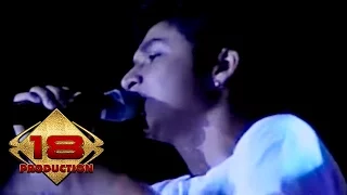 Download Ungu - Tak Perlu (Live Konser Solo 18 September 2006) MP3