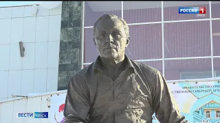 В Омске открылась выставка к 95-летию Михаила Ульянова