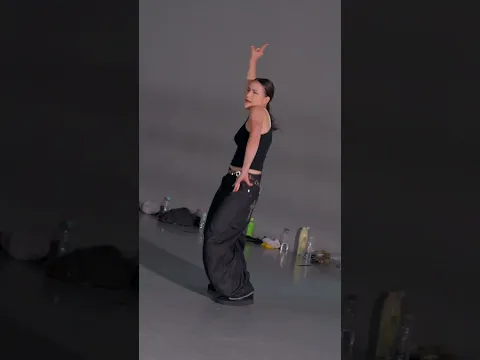 Shout-out to @ioana_0l 👀✨ She knows how to own a beat 💥 #yechan #choreography