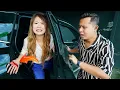 Download Lagu PRANK TANGAN KEJEPIT PINTU MOBIL!! REAKSI ZAINAL PANIK BANGET!!