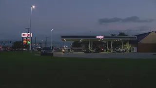 Northwest Indiana drivers face long lines at gas pumps following Tuesday s storms
