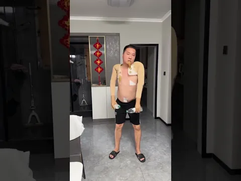 Este chico no tiene sus manos