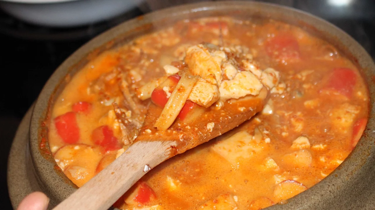 Greg and Yon make Korean Seafood Soft Tofu Stew (Haemul SunDubu Jjigae)