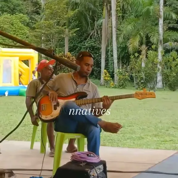 KOROS  ,,K DUMAN. LIVE ON STAGE PAPUA.NEW GUINEA