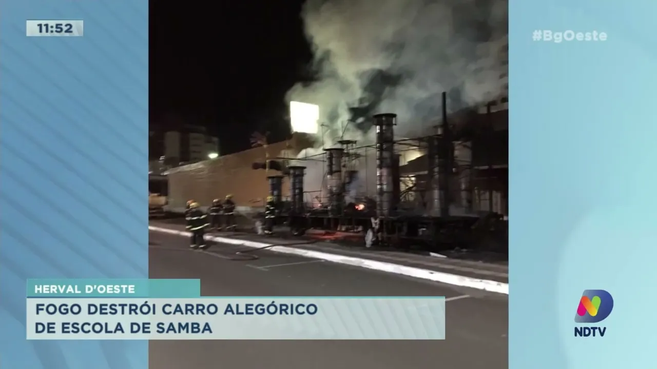 Fogo destrói carro alegórico de escola de samba Herval d'Oeste