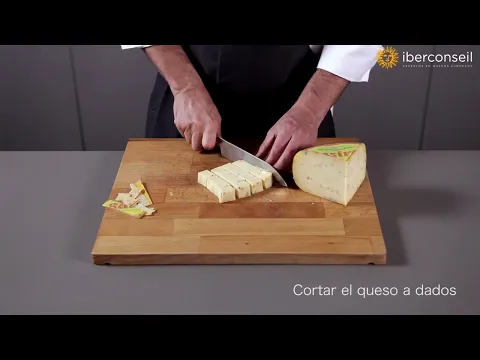 Download MP3 Brocheta de queso Gouda con nueces, con orejones y pan integral