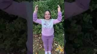 اشكر ربنا علي اللي بيحصل     دندنها