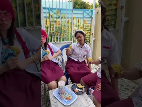 Vidio kocak dan gokil @nyaikembang1nyaikembang1 /ini bukan ayam mama 😬