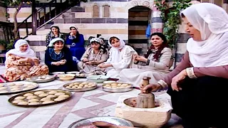 الكبة المشوية ما بتتاكل غير من أيدين أم زكي شو أنا ما بعرف قرص لحتى حطيتوني عالجرن يعني 