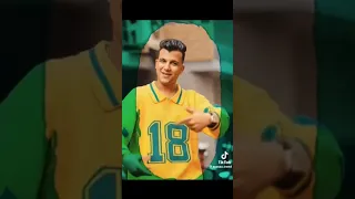    اسعاف يا ام الروج الشفاف ده انا احب فيك اللي شاف عصام صاصا دندنها
