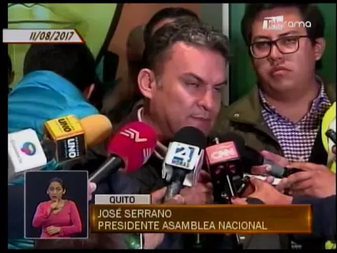 Carlos Pareja Yannuzzelli se entregó a la justicia ecuatoriana