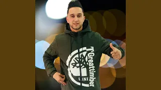 انا ف بلاد وانتي ف بلاد انا وياك 