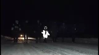 Детям из села Чернолучье в школу приходится ходить через лес