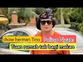 Download Lagu Di Sini Saja - Herman tino terus menyanyi walaupun tak makan