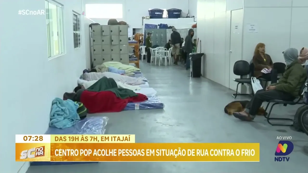 Centro POP, em Itajaí, acolhe pessoas em situação de rua contra o frio