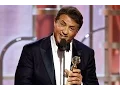 Video di Sylvester Stallone wins 2016 Golden Globe for best supporting actor