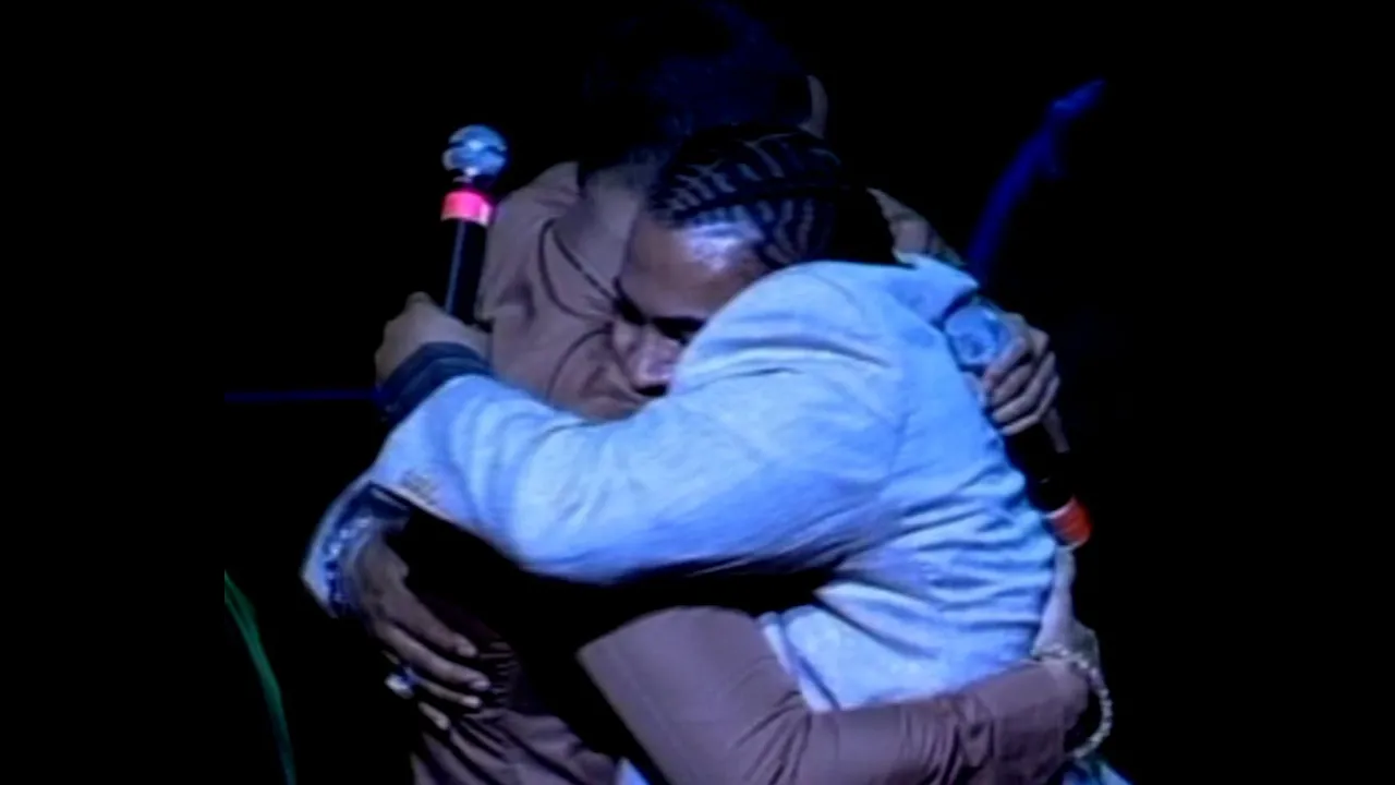 Ella y Yo - Aventura feat Don Omar (Live) Ella y Yo - Aventura feat Don Omar (Live)
