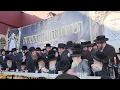 Satmar Rebbe Giving a Million Dollar Check To Rabbis who don t accept money from the government