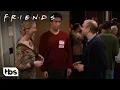 Video di Friends: Ross Has Problems With The New Neighbor (Season 5 Clip) | TBS
