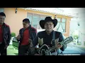 O ME VOY O TE VAS - HUAPANGUEROS DIFERENTES FT. GRUPO MOJADO (VIDEO OFICIAL)