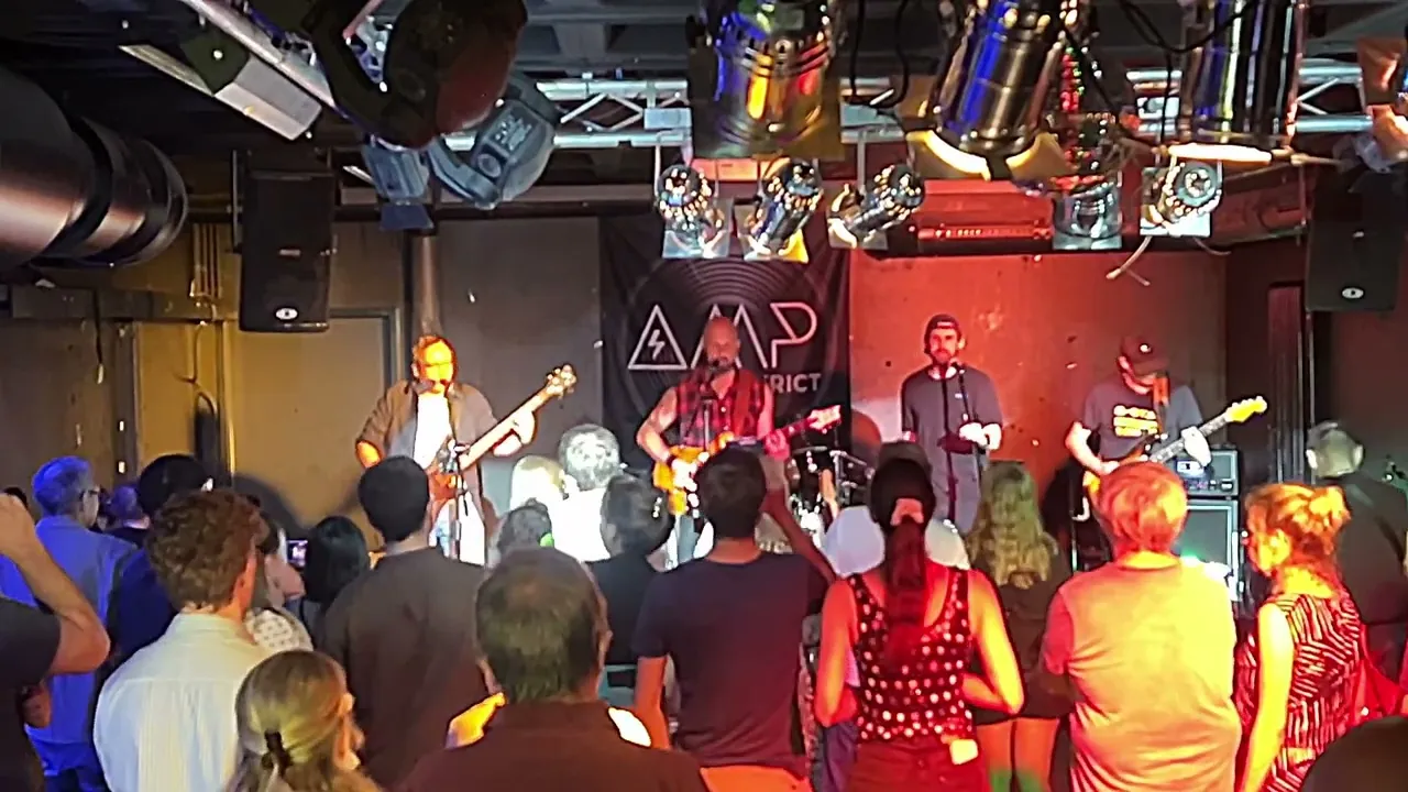 AMP DISTRICT – Nothing But Trouble (The Lazys Cover)