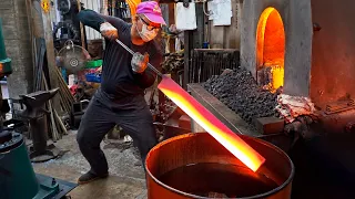 The Sharpest Tuna Knife Forged from Artillery Shell Casing| 100-Year-Old Craft/最鋒利的砲彈鋼刀, 百年打鐵老店/永興鐵店