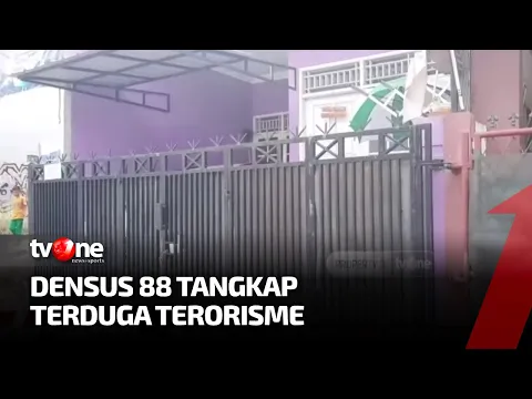 Diduga Teroris, Seorang Ustadz Dijemput Densus 88 di Rumahnya