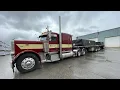 Como cubrir con una lona la plataforma de un camion de transporte